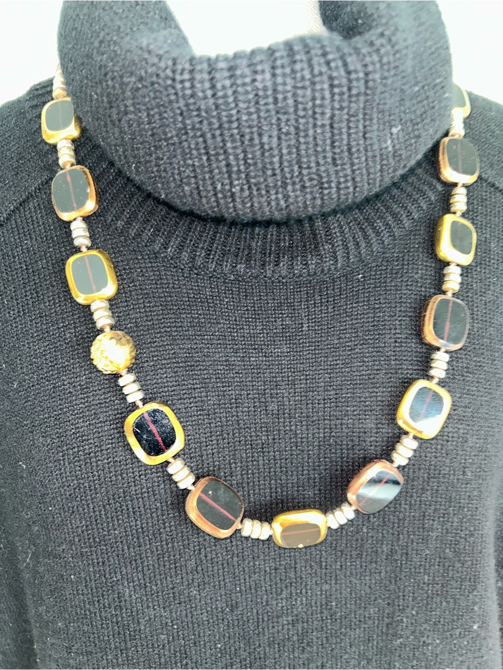 🖤 Modern Black and Gold Geometric Bead Necklace 🖤